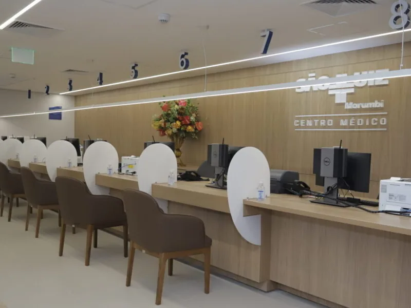 Recepção do centro médico do Hospital São Luiz Morumbi